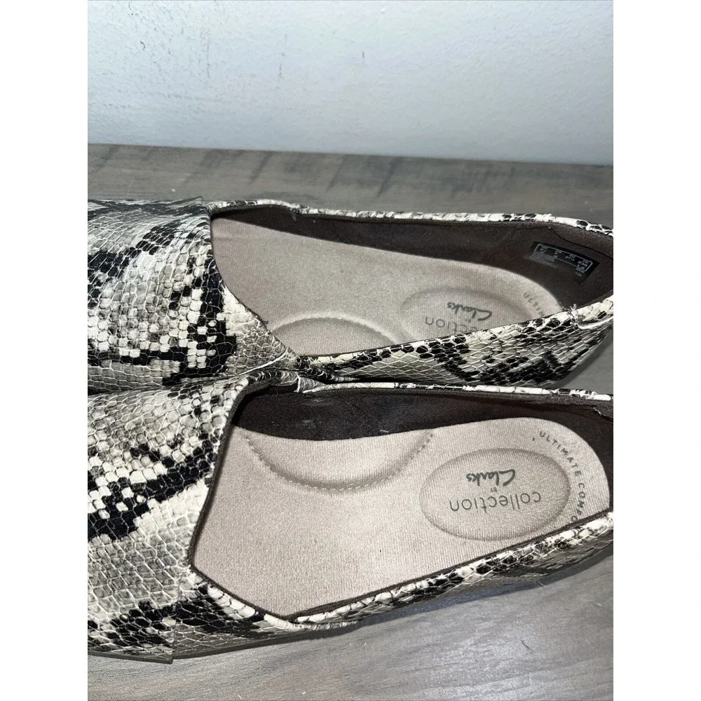 Clarks Collection Taupe Snakeskin Slip-On Loafers Women's Size 7 M Black and Tan